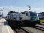 Eine D6 und 1216 der Steiermarkbahn
warteten Ende Juni am Grazer Ostbahnhof 
auf den  Mercedeszug .