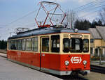 Ein Zweirichtungswagen der Lokalbahn Bürmoos-Trimmelkam (ET 20 110 StH, ursprünglich Extertalbahn VBE 4) wartete am 29.03.1986 am Bahnhof Bürmoos.