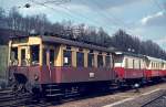 ET 25.101 der Lokalbahn Lambach - Haag Anfang April 1975 im Bahnhof Lambach. Die Lokalbahn wurde 1932 mit 750 V Gleichstrom elektrifiziert. Als die Westbahn 1948 mit Wechselstrom elektrifiziert wurde, mußte die Bahn ihre Oberleitung auf dem gemeinsam mit der ÖBB genutzten Teilstück abbauen. Um weiter elektrisch fahren zu können, beschaffte sie zwei Gleichrichterwagen, die die Triebwagen auf diesem Streckenteil mit Strom versorgten, einer dieser Wagen ist hinter dem ET erkennbar.