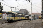 Wien Wiener Lokalbahnen (WLB): Tw 121 + Tw 4xx halten am 17. März 2018 in der Station Wolfganggasse in Wien-Meidling.