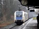 ES64U2-066 mit einer weiteren ES64U2 bei der Durchfahrt in Dinslaken am 5.2.2009 