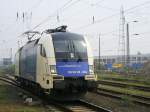 Eine Wienerin ES64U2-064 rangiert im Krefelder Hbf.(12.04.2009)