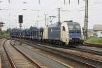 1216 950 der WLB Cargo erreicht mit ihrem Leerwagenzug den Bahnhof Wels.