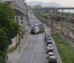 Okay, ich leg noch ein Bild vom B Handelskai unterhalb der Station Wien Praterkai drauf mit ES 64 U2-022. Aufgenommen am 17.05.2013.