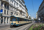 WLB TW 118 + 126 als Lokalbahn Richtung Baden vor der nächsten Haltestelle Paulanergasse, 09.08.2016.