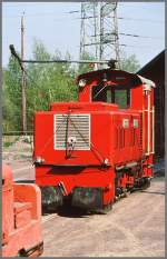 Lok Heidi mit 90PS fhrt unter Fahrleitung mit 750 Volt Gleichstrom.