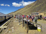 Buntes Markttreiben in der Station La Raya. Cusco - Puno, 18.7.2015