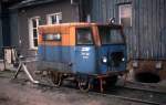 Schmalspur Draisine im Depot bzw. Bahnbetriebswerk Dobra am 18.4.1992.
Die Draisine gehrt der PKP und ist mit der Nummer DM-300 eingereiht.