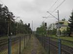 Der Weg von den Bahnsteigen zum Ausgang, am 31.05.2014 in Lubiewo.