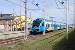 Polregio ED78-012 (94 51 2 140 564-7 PL-PREG) als R 87404 nach Poznan Gl., am 11.08.22023 in Świnoujście Port. Vom Parkplatz aus fotografiert.