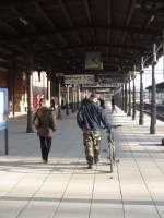   Bahnsteig 1, Gleis 1 am 14.01.2014 nach Renovierung wieder eingeweihten Hbf von Oppeln (Opole glowne).