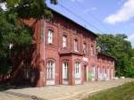 Das Bahnhofsgebude von Toszek im August 2008.