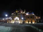 Der nach Renovierung wiedereröffnete Hautpbahnhof Oppeln (Opole) am Abend des 7. Januar 2015