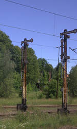 Formsignale, Reichsbahnausführung, Strecke Görlitz-Lauban-Hirschberg (Görlistz-Luban Slaski-Jelenia Gora)Aus dem fahrenden Zug  aufgenommen.