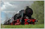 Weil er wirklich sehr imposant war - noch ein Foto des 16er Lokzuges bei der Dampflokparade in Wolsztyn am 3.5.2008, welcher von Ok22-31 angefhrt wurde.