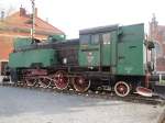 Denkmallok Tkt 48 127 der PKP (auf Basis der nie gebauten DR-Baureihe 83) vor dem Bahnhof Oppeln (Opole) am 22.