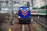 SZCZECIN (Woiwodschaft Westpommern), 26.07.2009, eine Lok der Baureihe SM42 kurz vor der Einfahrt in den Hauptbahnhof, fotografiert durch die Scheibe hinter dem Führerstand von 628 659 (als RB66