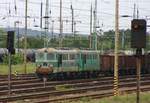 ST 43399 und ST 43216 der PKP sind hier am 30.5.2007 mit einem Güterzug im Grenzbahnhof Guben angekommen.