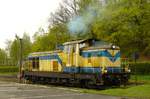 23.04.2009, Polen, auf dem Bahnhof in Jelenia Gora (Hirschberg) gibt SU42-537 ordentlich  Stoff .