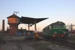 PKP SU 46 010 wird am Abend des 27.4.2012 im Bahnbetriebswerk Olsztyn  wieder aufgetankt.