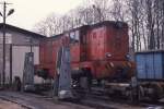 Dobra -Schmalspurlok PKP Lxd2-475 auf der Hebebhne am 18.04.1992.