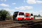 Die Nummer Eins der Serie 105.
Verbrennungstriebwagen SA 105-001 des Koleje Wielkopolskie
fhrt als Personenzug aus Lezno
am 24.5.2012 um 13.29 in Wolsztyn ein.