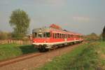 Ein Ex-DB 624 in Polen!
Dieses Bild wird dort aber auch bald (leider) historisch werden, da die guten alten 624er nach und nach ausgemustert werden.
Hier: 624 605 mit einem Regionalzug von Sławno nach Darłowo, kurz nach der Ausfahrt aus Nova Jaroslav.
Nova Jaroslav, 27.04.2011