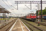 Da staunte der Fotograph nicht schlecht, als er am 7. Juli 2017 im Bahnhof Wegliniec 3E/1-007 (140 034-2) im roten DB-Kostüm antraf. 