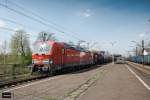 5 170 041-5 Vectron der DB Schenker Rail Polen mit einem Kesselwagenzug in Bieruń Nowy am 22.04.2015.