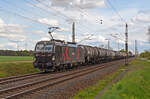370 050 der CargoUnit führte am 17.04.24 einen Kesselwagenzug durch Wittenberg-Labetz Richtung Dessau.