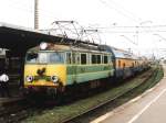 EP07-154 mit Zug 827 Poznan Glwny-Pila Glowna auf Bahnhof Poznan Glwny am 5-8-2001.