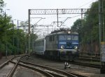Vor der Einfahrt in den Bahnhof Szczecin Glowny befand sich EP07-412 am 14.Mai 2011.