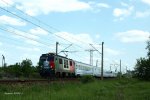 EP09-026 das PKP Intercity in den Landesfarbenn Der Italien mit dem Zug EC 103 POLONIA Warschau Ostbhf-Villach Hbf in Tichau(Oberschlesien).PKP Intercity strichch in der Landesfarbenn der Teilnehmer EURO 2012 sechzehn Stucke E-loks EP09 und aller E-loks Taurus. 