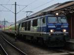 18.2.2015 17:12 PKP EP09 033 mit dem EN 405 nach Moskva Belorusskaja (Белорусский вокзал) im Startbahnhof Praha hl.n.. Planmäßige Fahrzeit für die Zug sind über 27 Stunden.