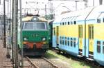 ET22-944 und  Bipy  (Doppelstockwagen) in Poznan am 27.06.2006