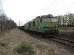 ET42-005 fhrt mit einem Gterzug am 23.02.2008 durch Bydgoszcz.