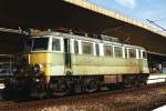 EU06-020 auf Bahnhof Krakw Glwny am 8-8-2001.