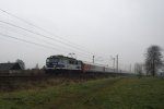 EU07-377 mit dem Zug der Russische Bahnen von Moscau nach Nice(Frankreich)in Tichau(Oberschlesien)am23.11.2012.