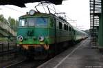 EU07-195 mit Schnellzug  Reymont  nach Lodz Fabryczna in Bielsko-Biala am 05.10.2006