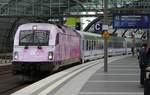 EU44 / 5 370 006 PL-PKPIC 12511 vor dem EC46 am 18.08.2016 in Berlin Hbf.