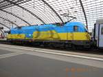 Zweisprachige Aufschrift auf der EM-Sonderlok  Ukraine  der Polnischen Eisenbahnen, welche am 5.8.2012 aus Warschau kommend auf dem Berliner Hauptbahnhof eintraf. Gratulation an die Ukraine fr die beraus gelungene Auswahl ihrer Nationalfarben.