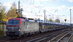 PKP CARGO S.A mit  EU46-509  [NVR-Number: 91 51 5370 021-5 PL-PKPC]  und PKW-Transportzug (fabrikneue Jeep-Modelle) Richtung Polen am 24.10.18 Berlin-Hirschgarten.