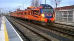 EN57AL-2108 in Bahnhof Zielona Gora, 11.03.2017