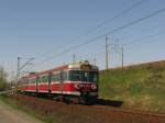 EN57-714 als IR 33025 aus Łdź Fabryczna zwischen Warszawa Ursus und Warszawa Włochy, 18.04.2010