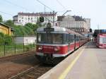 EN57-1296 am 14.Mai 2011 im Bahnhof von Szczecin Glowny.