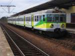 EN57-664 mit R Zielona Gora - Poznan Glowny in Bahnhof Zbąszynek, 12.07.2015