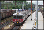 EN57-992 wird am 21.05.2016 im Bahnhof Kluczbork nach Wroclaw bereit gestellt.