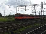 Ein EN57 im HBF Tarowskie Gory, er fhrt nach Kluzcbork ber Lubliniec!