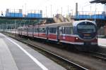 SZCZECIN (Woiwodschaft Westpommern), 26.07.2009, EN57-2048ra nach Poznań Główny an Bahnsteig 3 kurz vor der Abfahrt