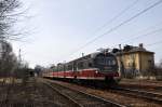 EN57 2068 mit einer RB aus Tychy nach Katowice bei Katowice-Ligota (10.04.2012)